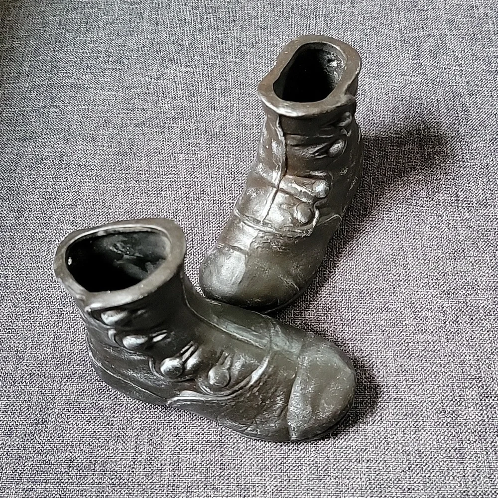 2/$8 Resin Baby Shoes - Picture 1 of 7